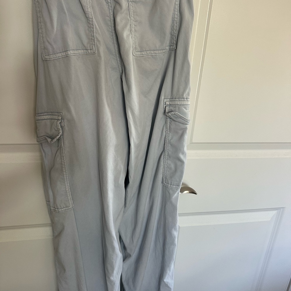 American Eagle Gray Cargo Pants
